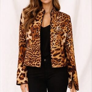 JS Collections women's silk Jaguar print blazer Size 6- (Missing button)